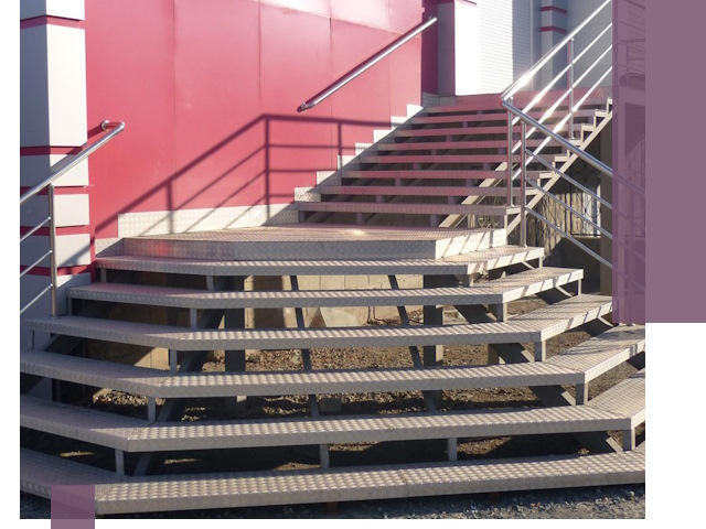 Лестницы для магазина в Сердобске — изготовление и монтаж