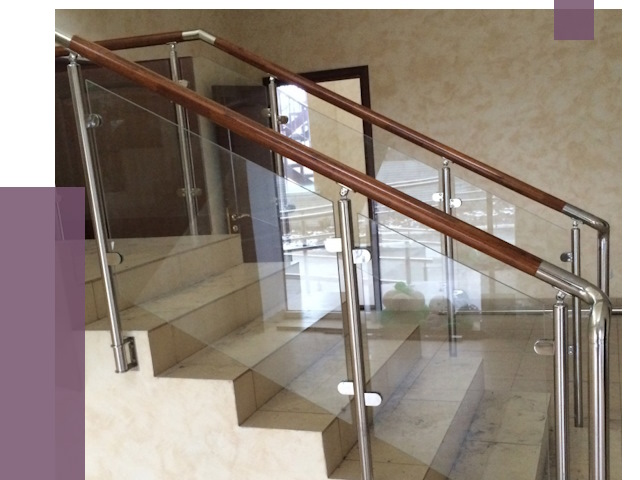 Комбинированные перила из металла и дерева в Сердобске