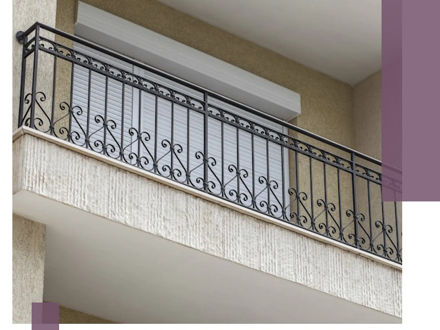 Балконные ограждения из металла и стекла в Сердобске для домов