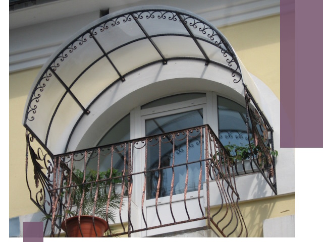 Козырьки над балконом в Сердобске — изготовление и монтаж