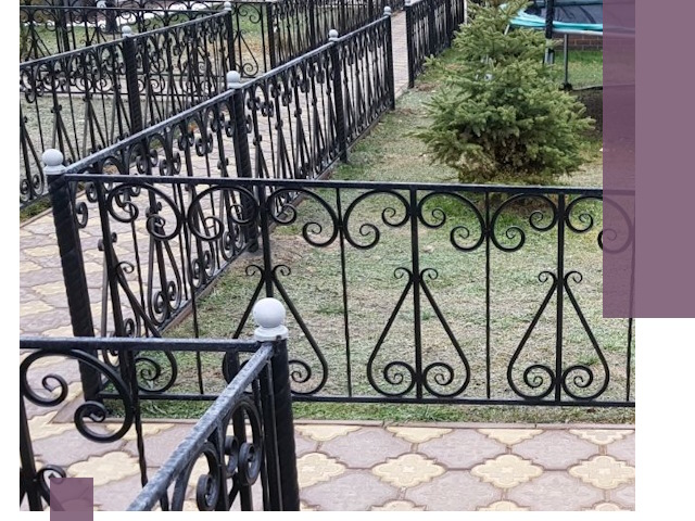 Кованые газонные ограждения под ключ в Сердобске